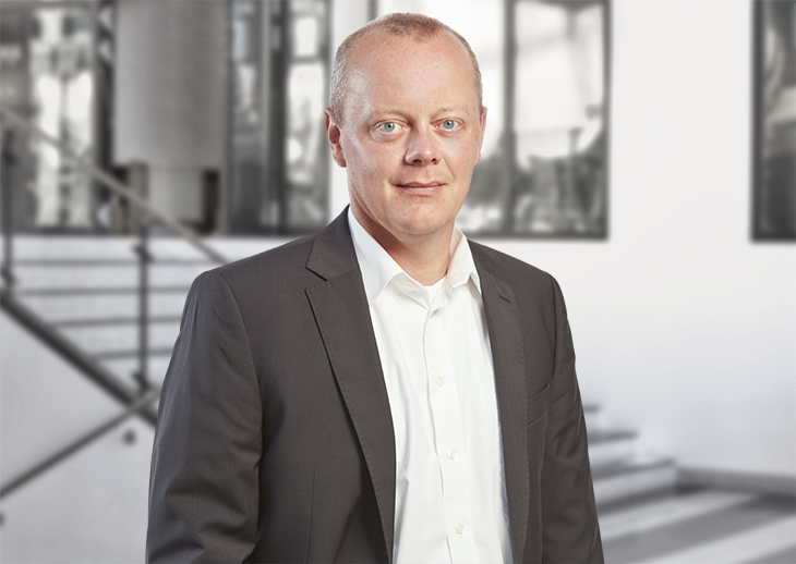 Henrik Holm Fenger, Senior Manager, HD(R)